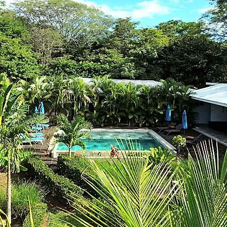 Tee-K Lodge B&B